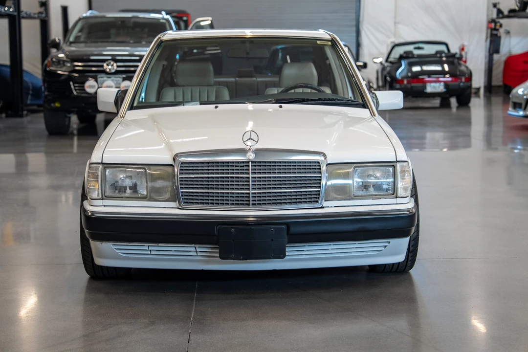 1992 Mercedes-Benz 190E - Image 2 of 31