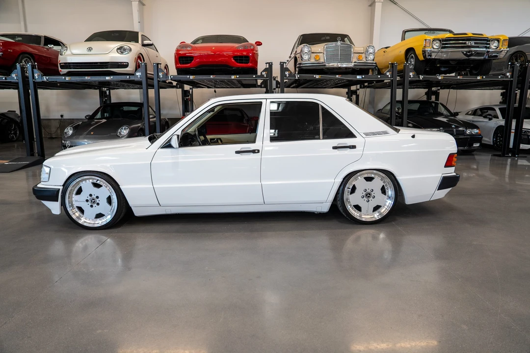 1992 Mercedes-Benz 190E - Image 4 of 31
