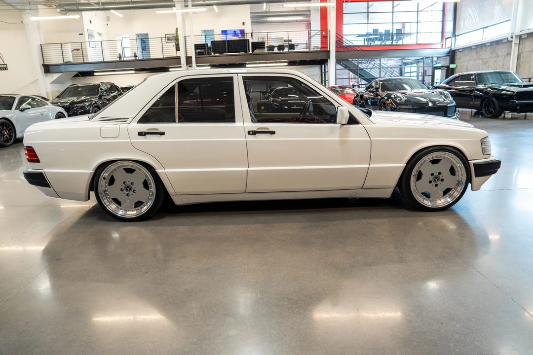 1992 Mercedes-Benz 190E - Image 8 of 31