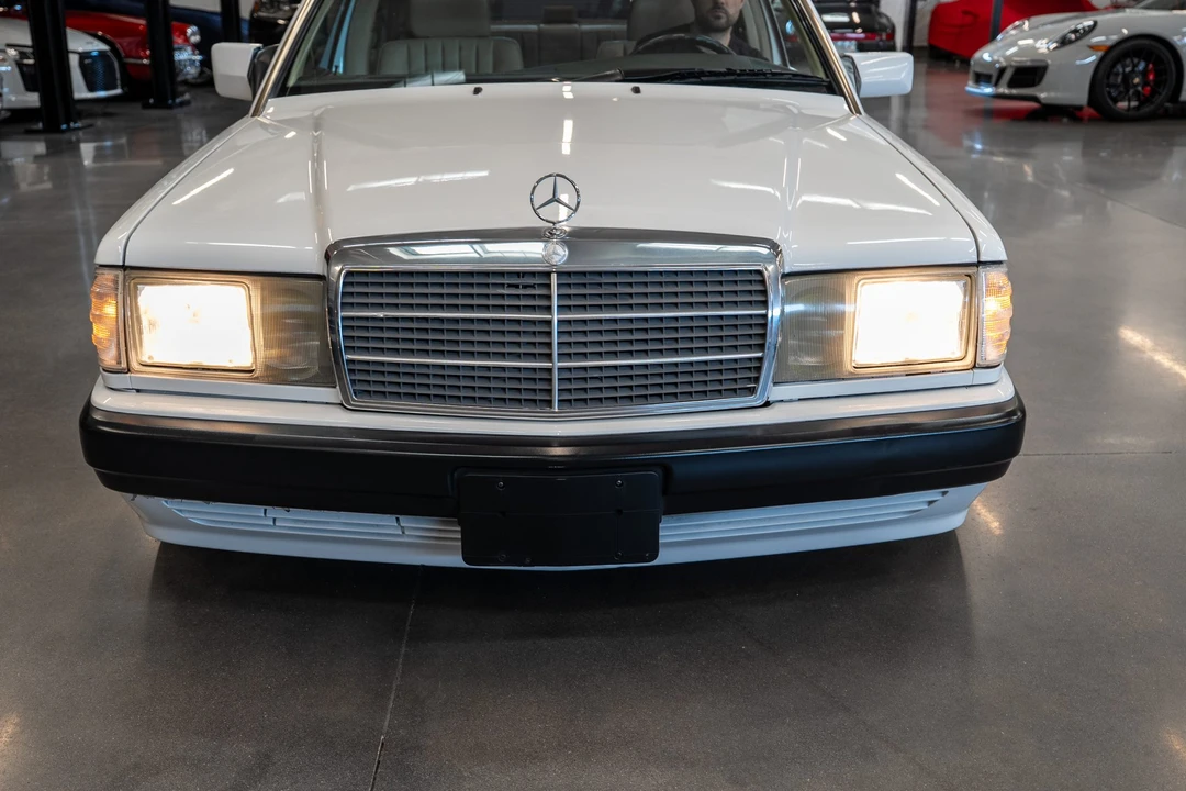 1992 Mercedes-Benz 190E - Image 28 of 31
