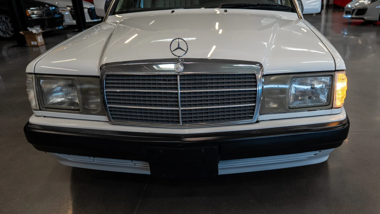 1992 Mercedes-Benz 190E - Image 26 of 31