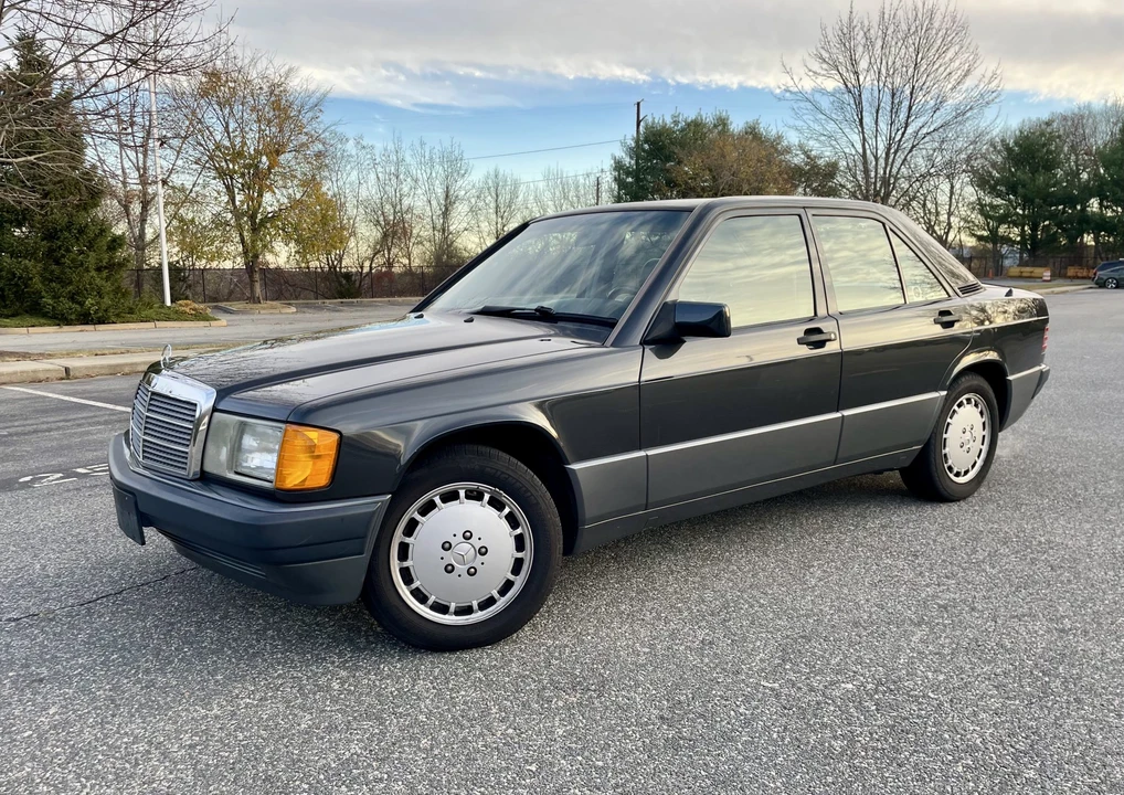 1992 Mercedes-Benz 190E - Image 2 of 31