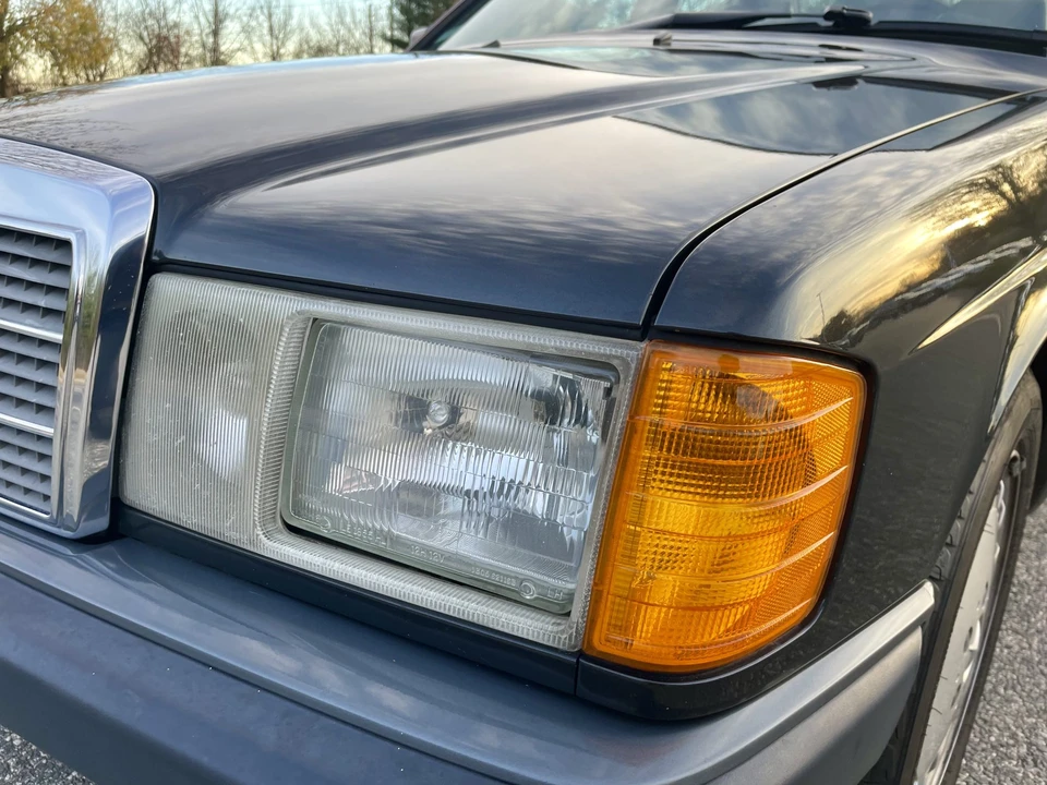 1992 Mercedes-Benz 190E - Image 26 of 31