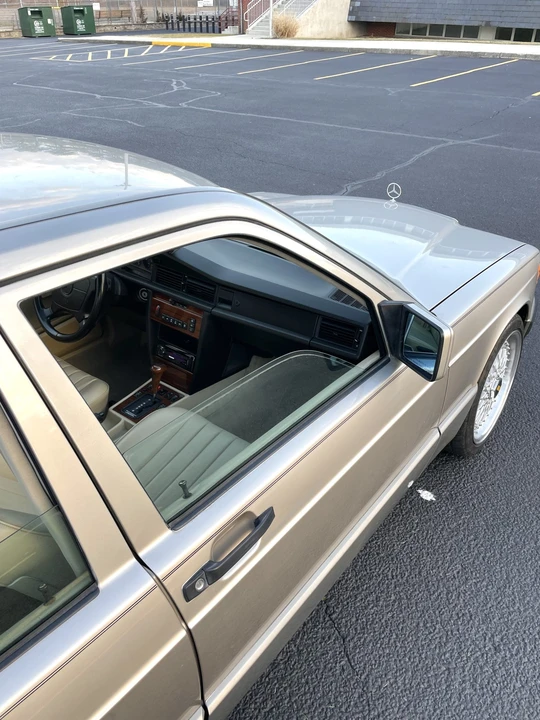 1992 Mercedes-Benz 190E - Image 11 of 31
