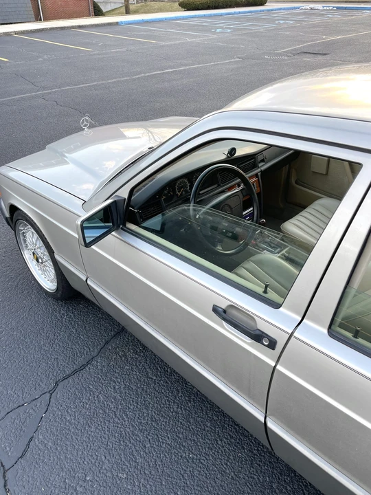 1992 Mercedes-Benz 190E - Image 15 of 31