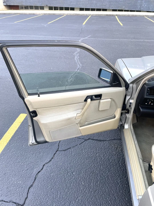 1992 Mercedes-Benz 190E - Image 25 of 31