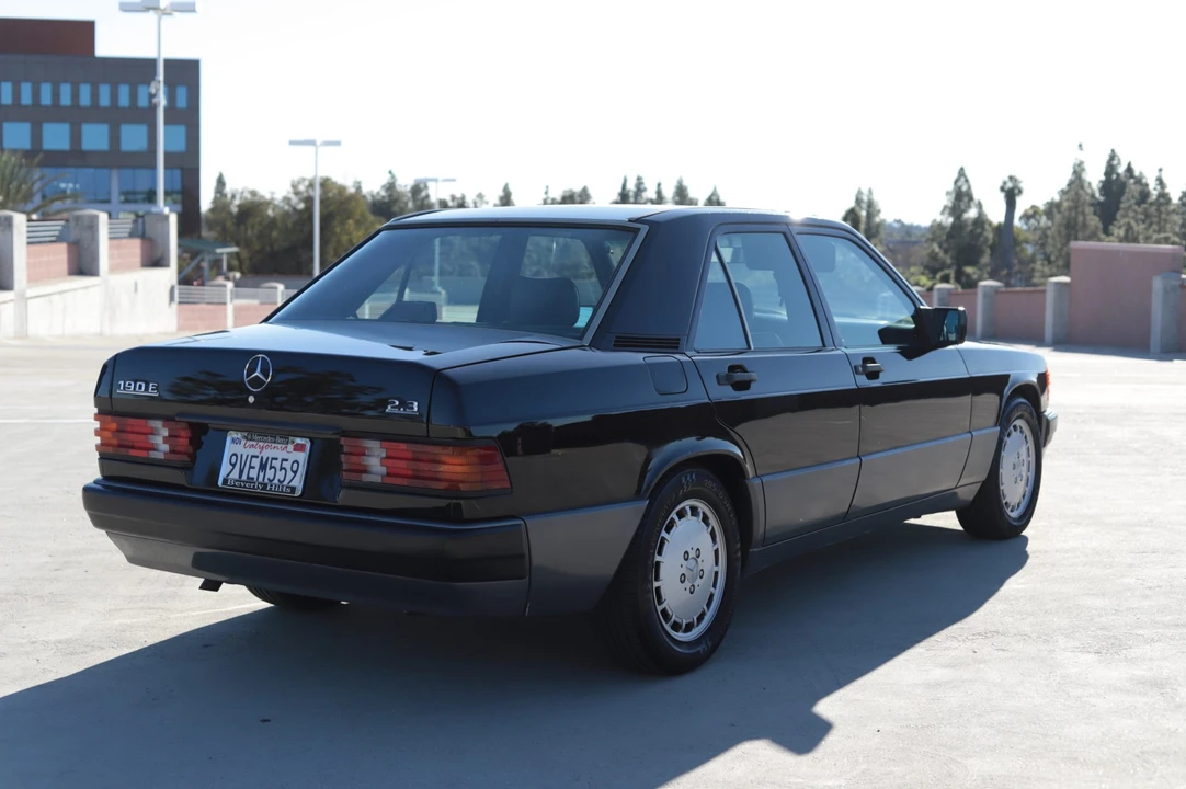 1992 Mercedes-Benz 190E - Image 18 of 31