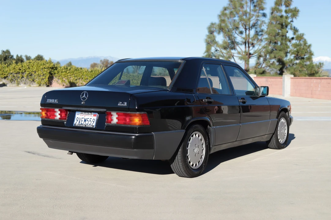 1992 Mercedes-Benz 190E - Image 16 of 31
