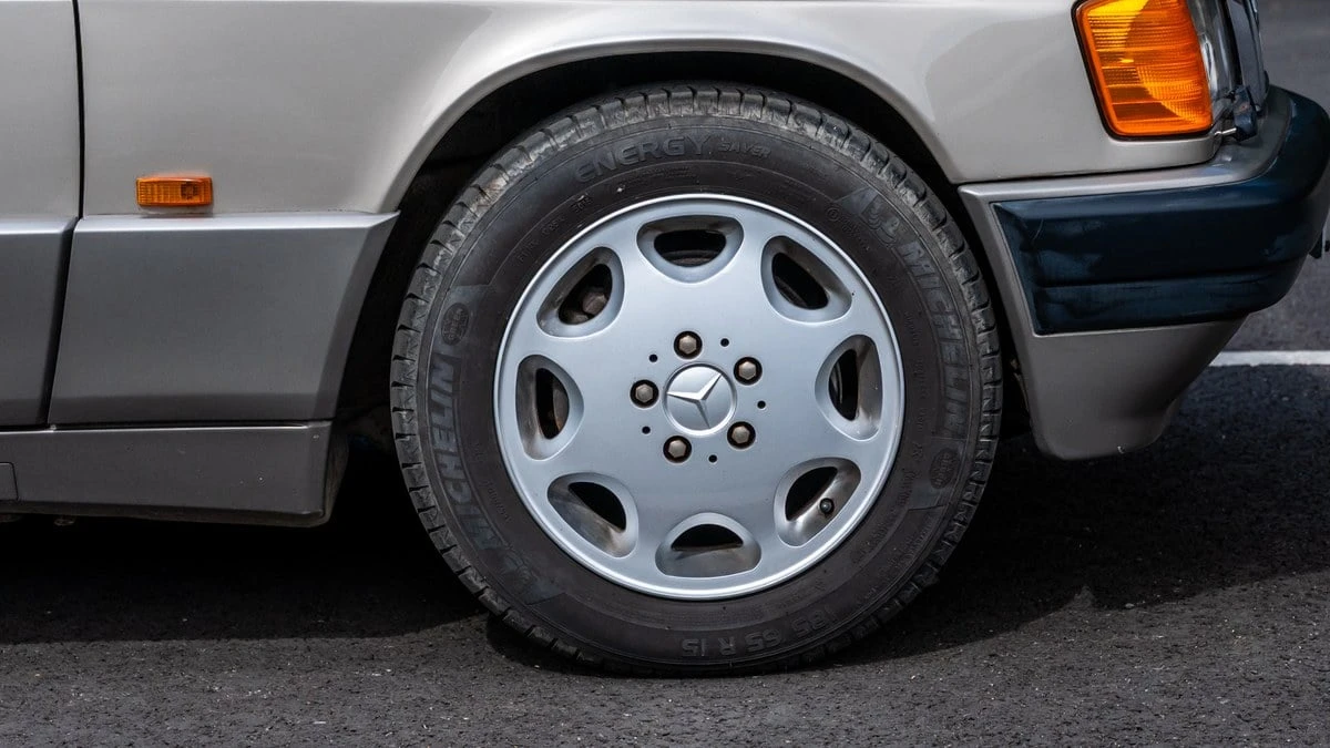 1992 Mercedes-Benz 190E - Image 20 of 30