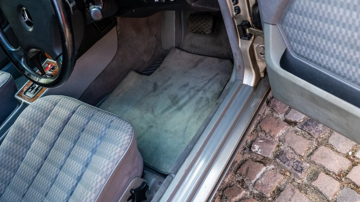 1992 Mercedes-Benz 190E - Image 28 of 30