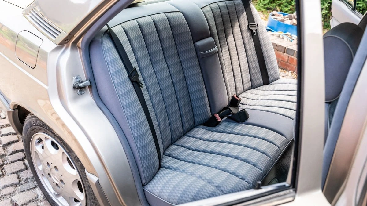 1992 Mercedes-Benz 190E - Image 8 of 30