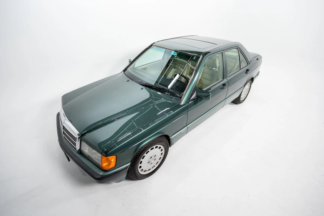 1992 Mercedes-Benz 190E - Image 2 of 31