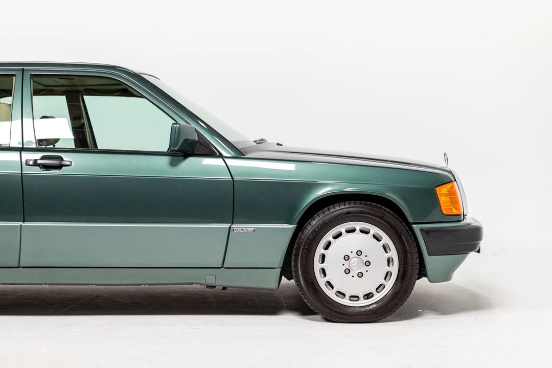 1992 Mercedes-Benz 190E - Image 10 of 31