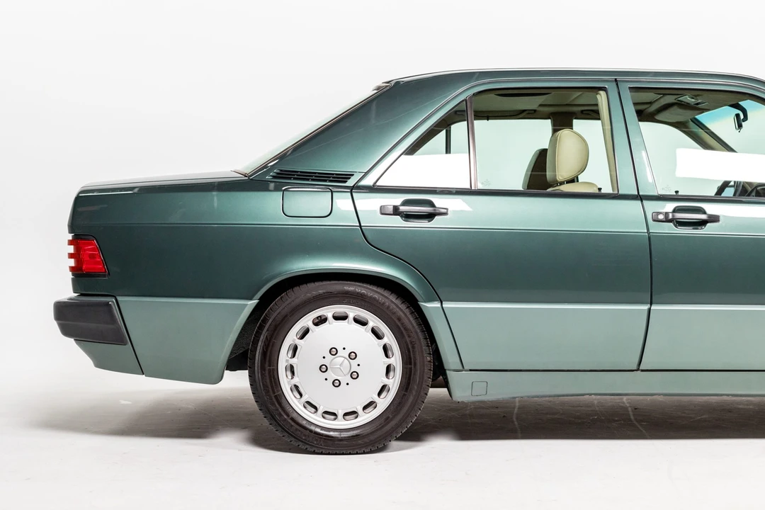 1992 Mercedes-Benz 190E - Image 9 of 31