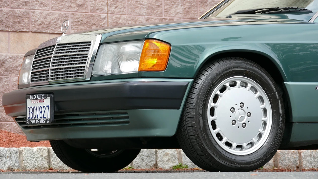 1992 Mercedes-Benz 190E - Image 26 of 31