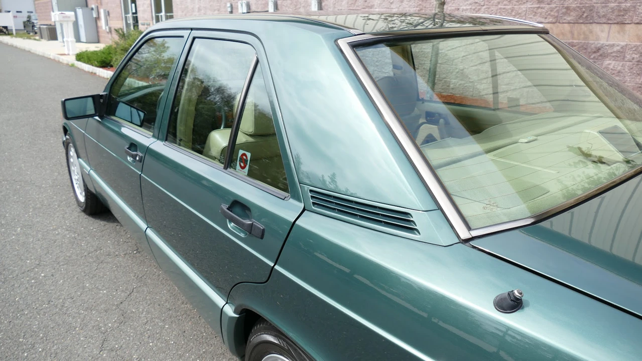 1992 Mercedes-Benz 190E - Image 31 of 31
