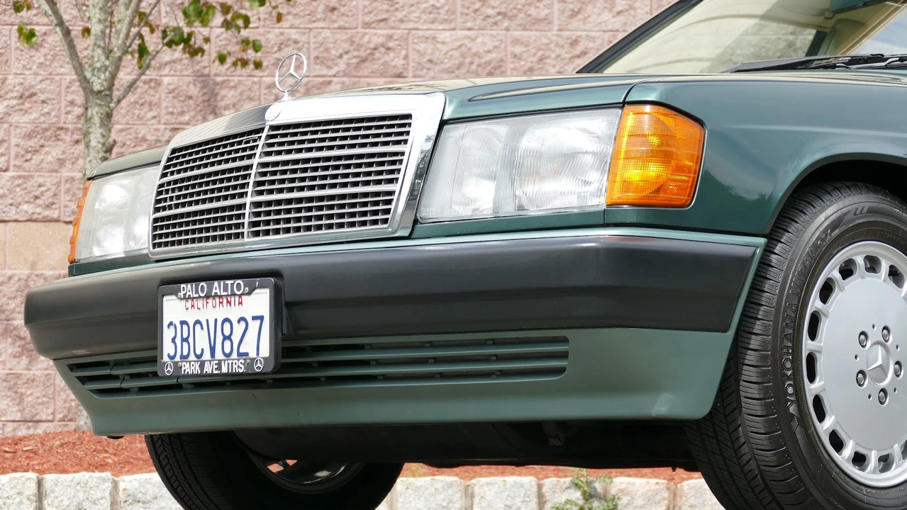 1992 Mercedes-Benz 190E - Image 25 of 31