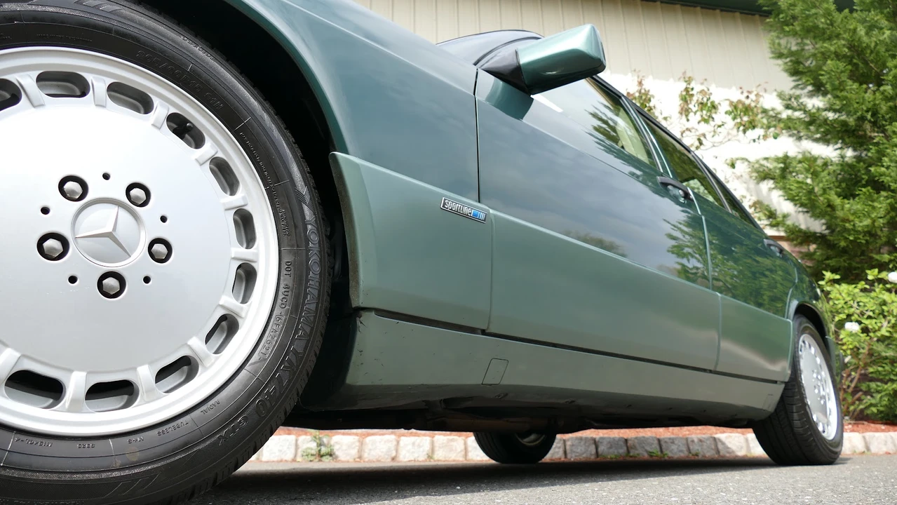 1992 Mercedes-Benz 190E - Image 27 of 31