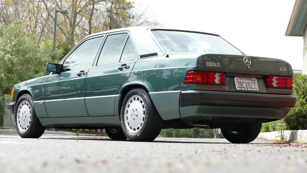 1992 Mercedes-Benz 190E - Image 9 of 31