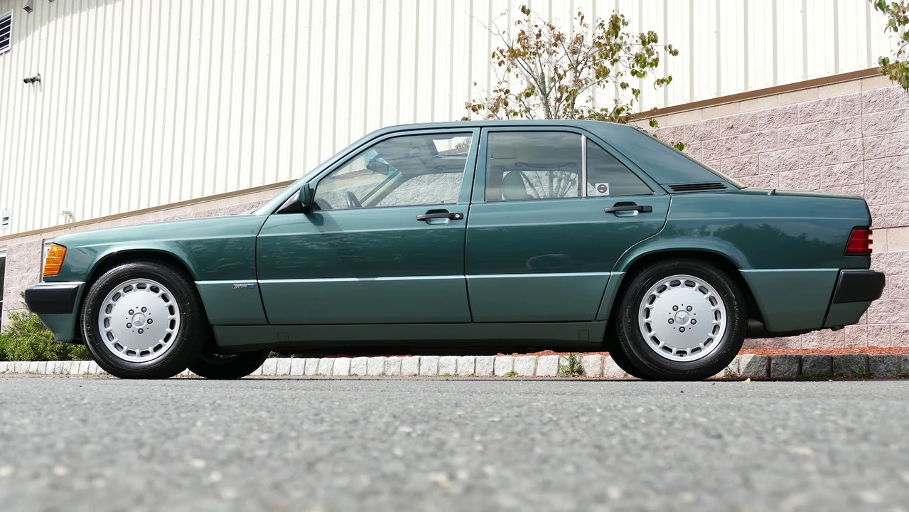 1992 Mercedes-Benz 190E - Image 7 of 31