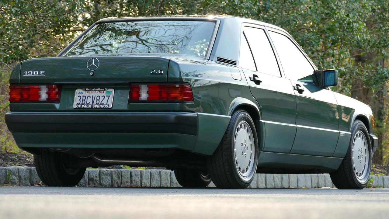 1992 Mercedes-Benz 190E - Image 12 of 31