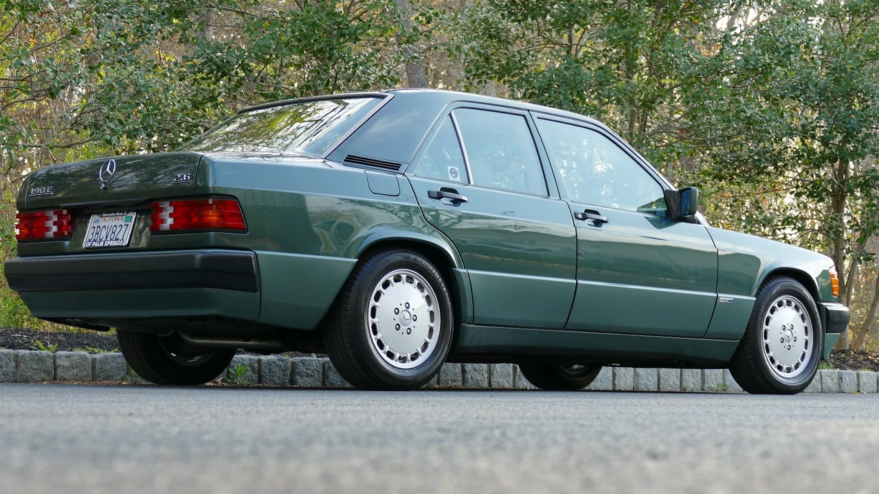 1992 Mercedes-Benz 190E - Image 13 of 31