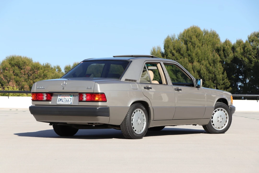 1992 Mercedes-Benz 190E - Image 25 of 31