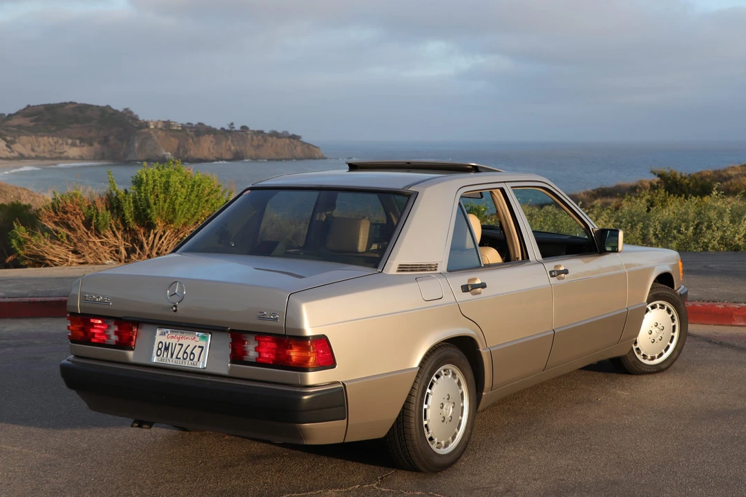 1992 Mercedes-Benz 190E - Image 24 of 31