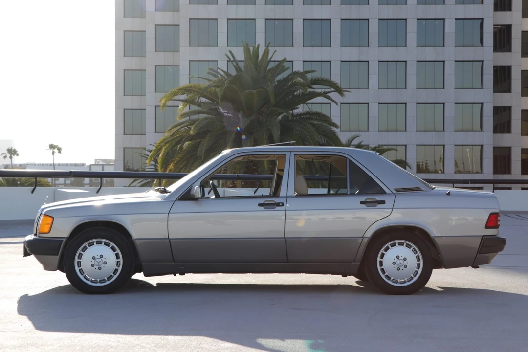 1992 Mercedes-Benz 190E - Image 9 of 31