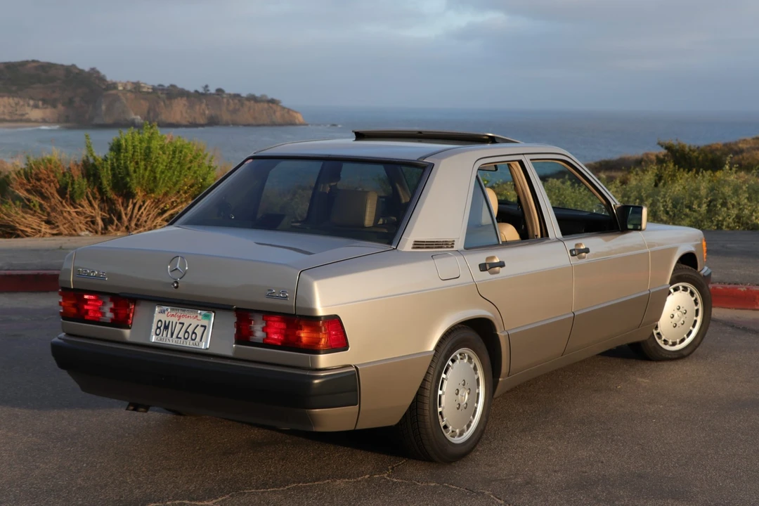1992 Mercedes-Benz 190E - Image 23 of 31