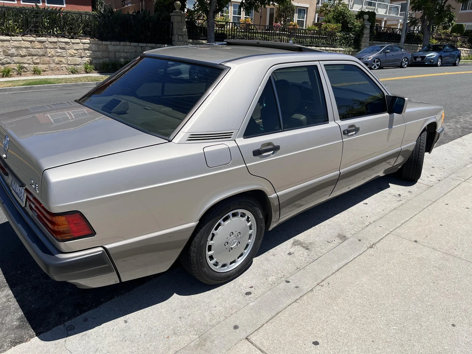 1992 Mercedes-Benz 190E - Image 28 of 31