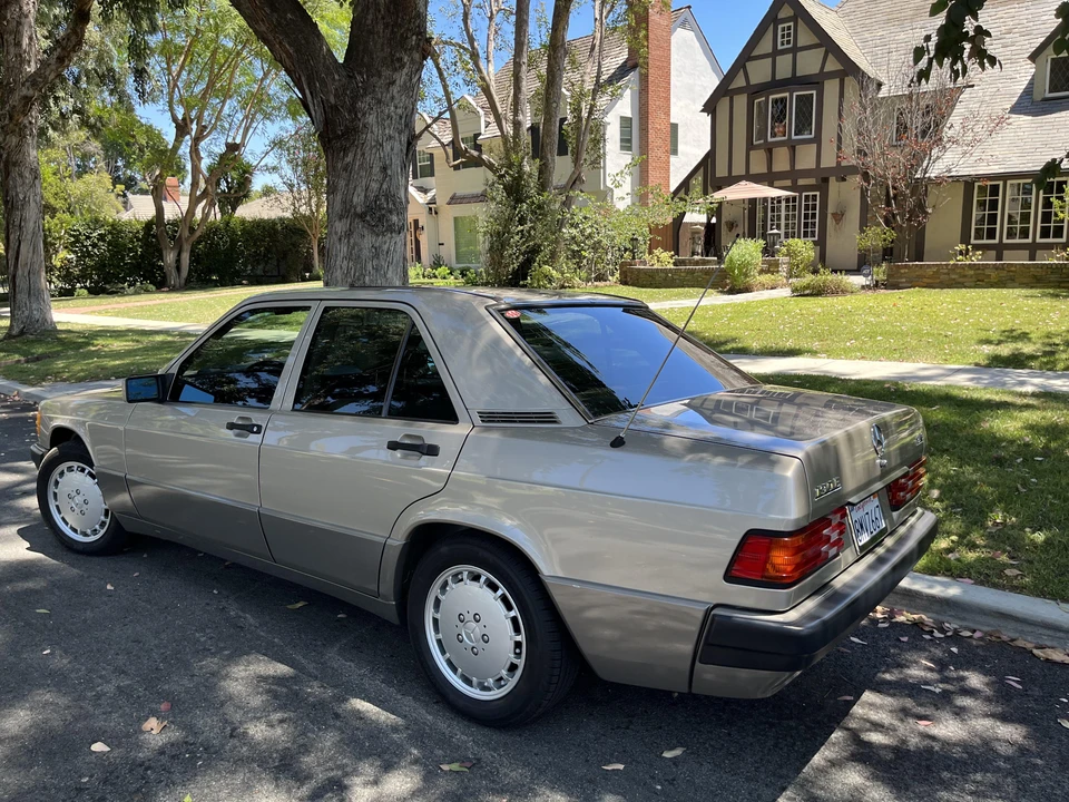 1992 Mercedes-Benz 190E - Image 15 of 31