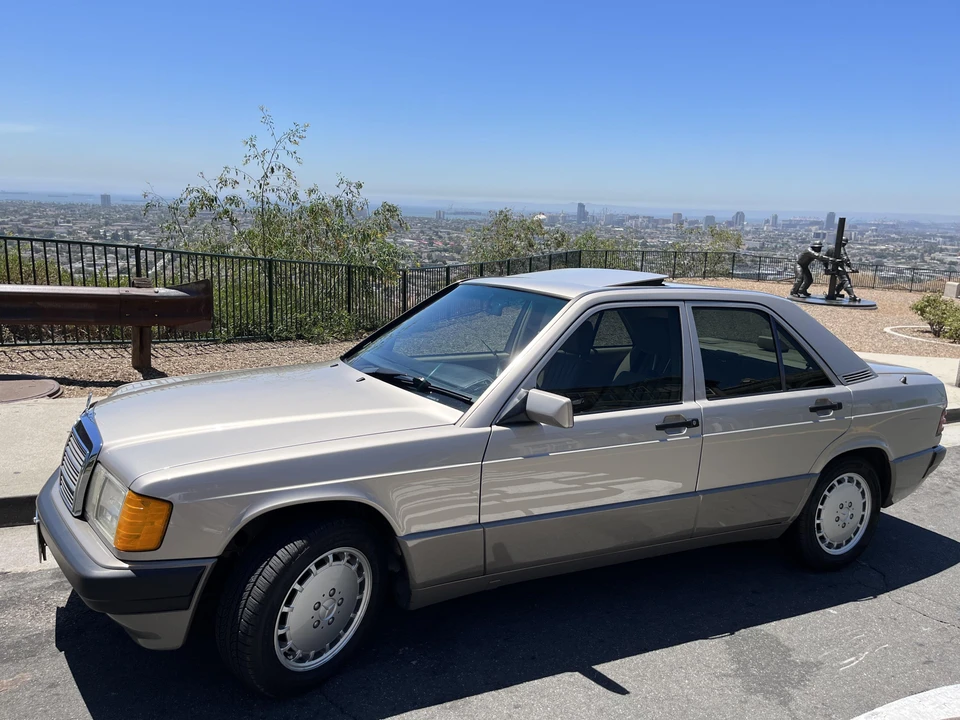 1992 Mercedes-Benz 190E - Image 10 of 31
