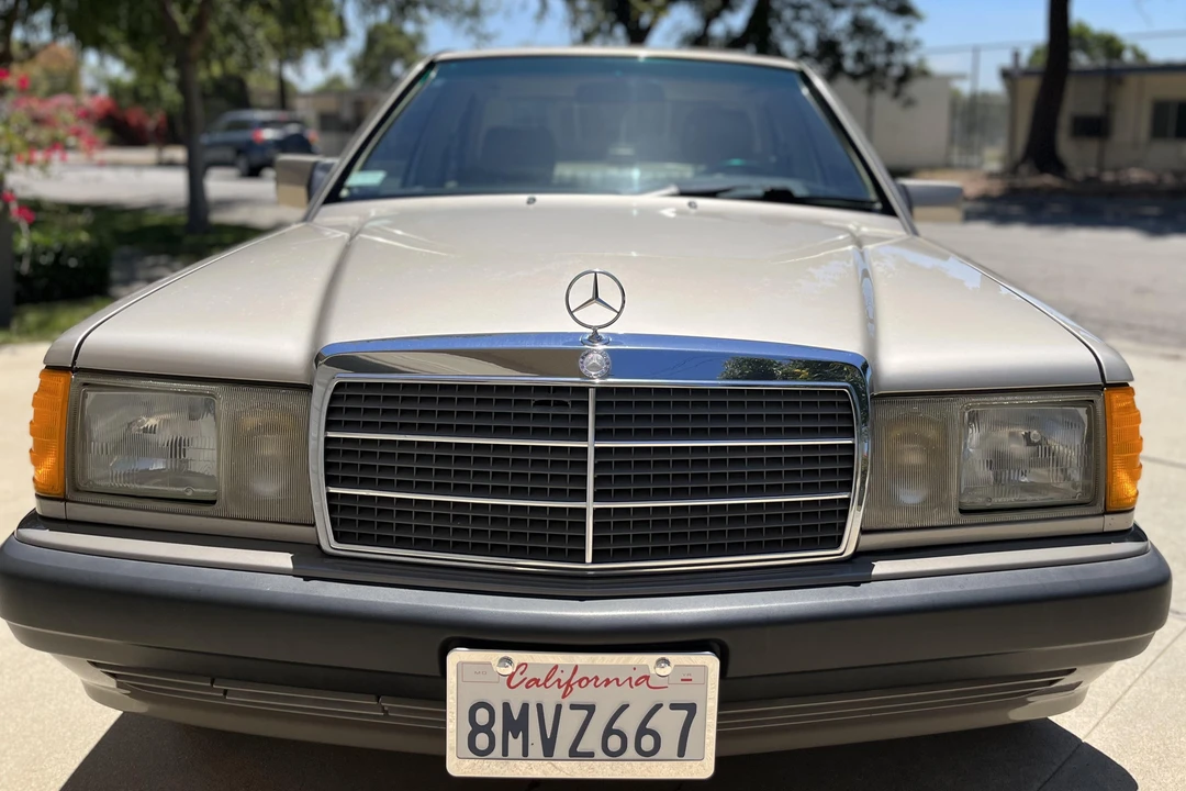 1992 Mercedes-Benz 190E - Image 2 of 31