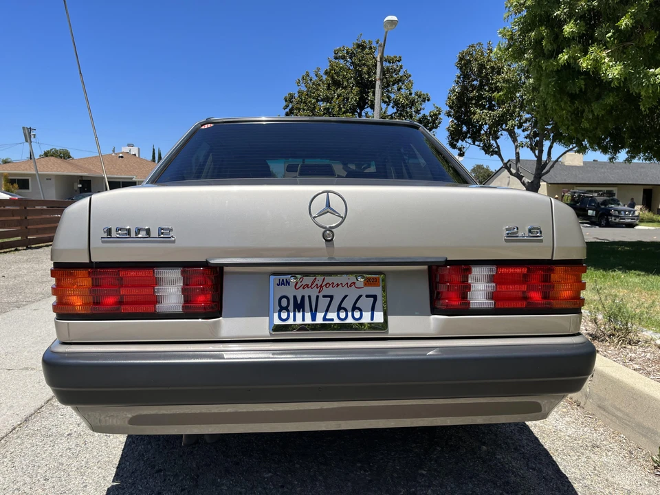 1992 Mercedes-Benz 190E - Image 18 of 31