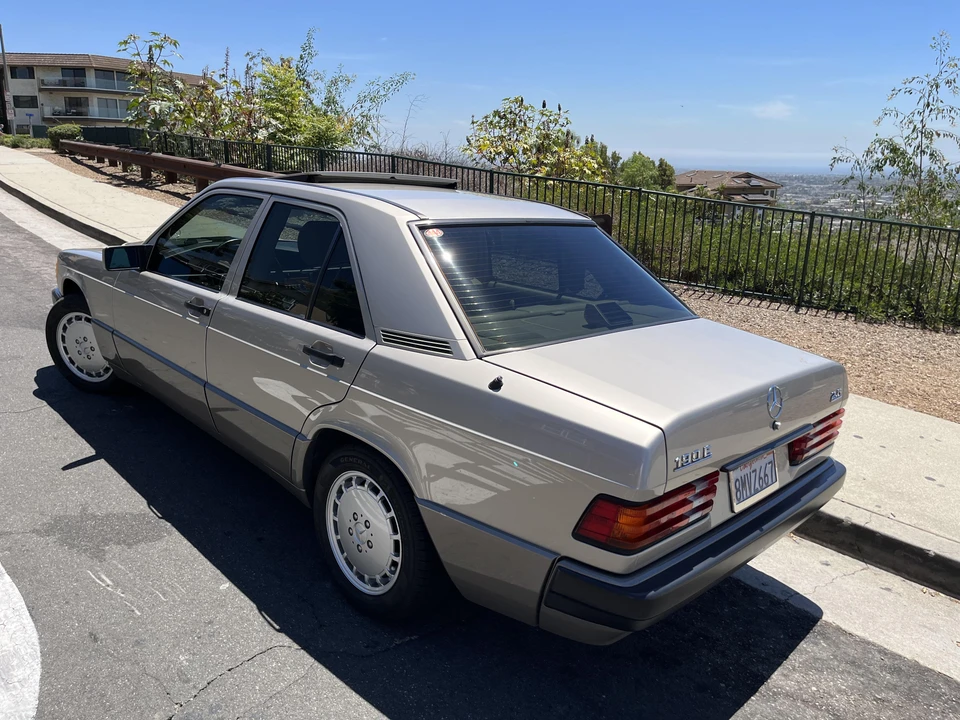 1992 Mercedes-Benz 190E - Image 16 of 31