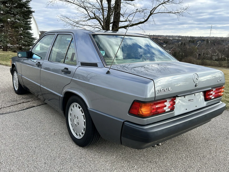 1992 Mercedes-Benz 190E - Image 18 of 31