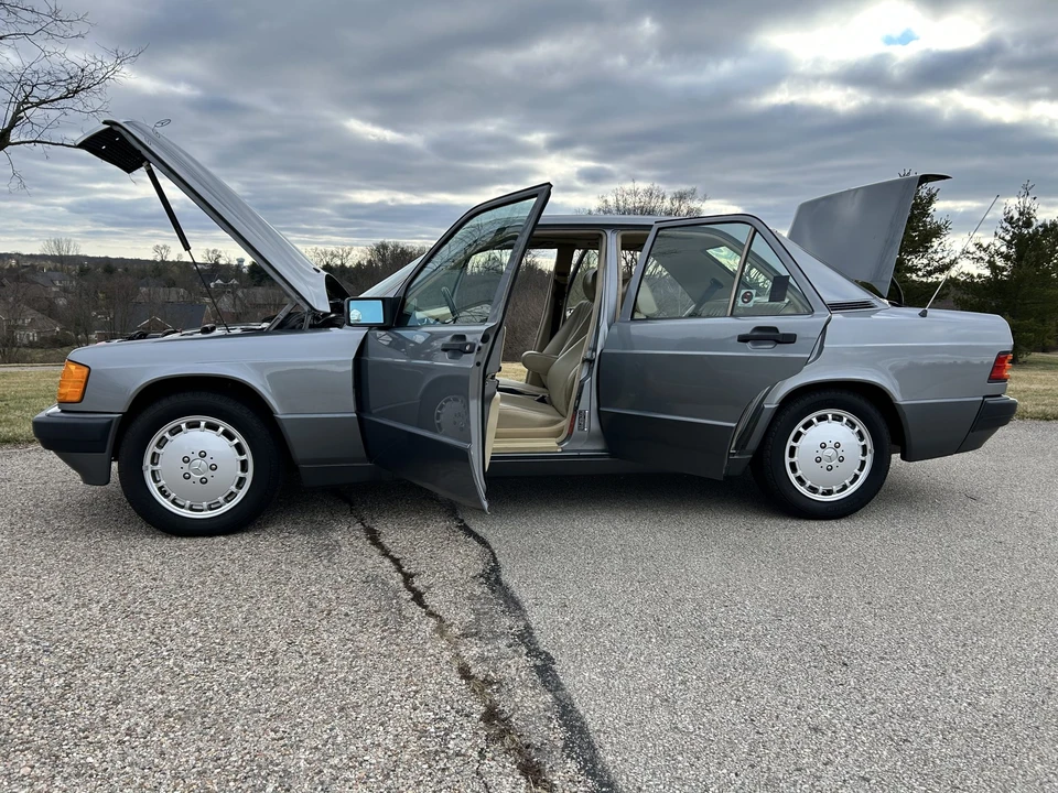 1992 Mercedes-Benz 190E - Image 24 of 31