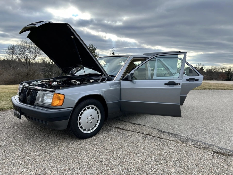 1992 Mercedes-Benz 190E - Image 19 of 31