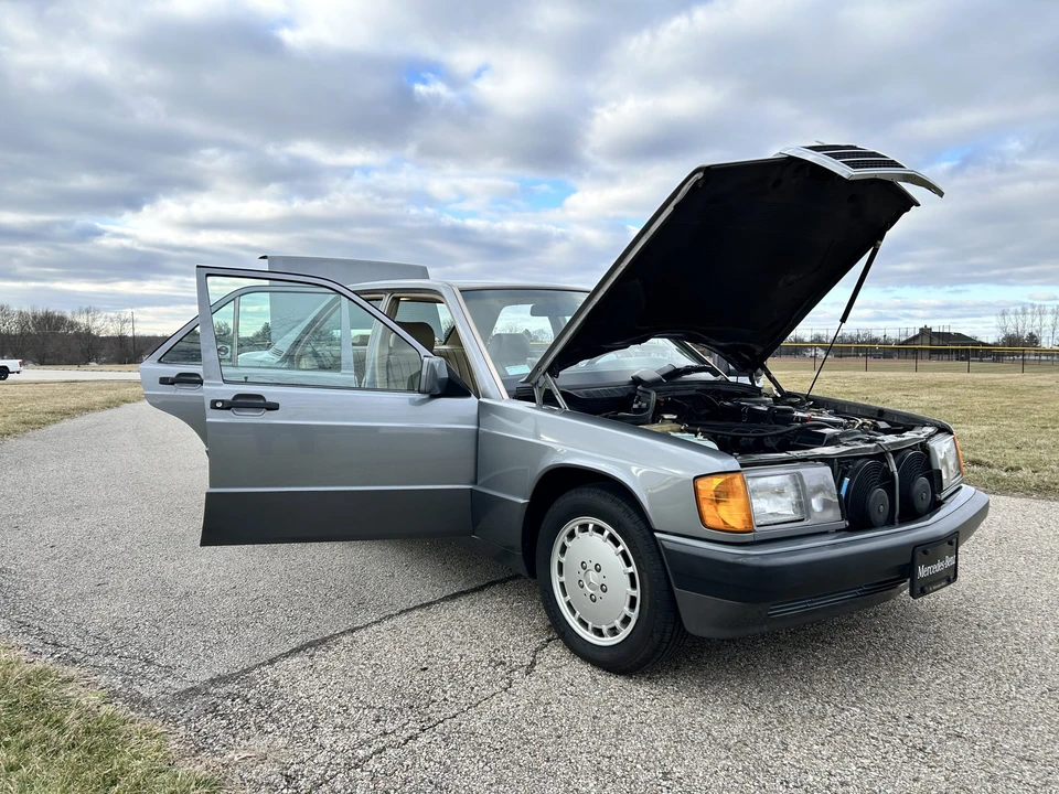 1992 Mercedes-Benz 190E - Image 21 of 31