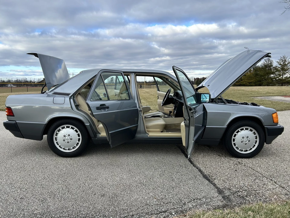 1992 Mercedes-Benz 190E - Image 22 of 31