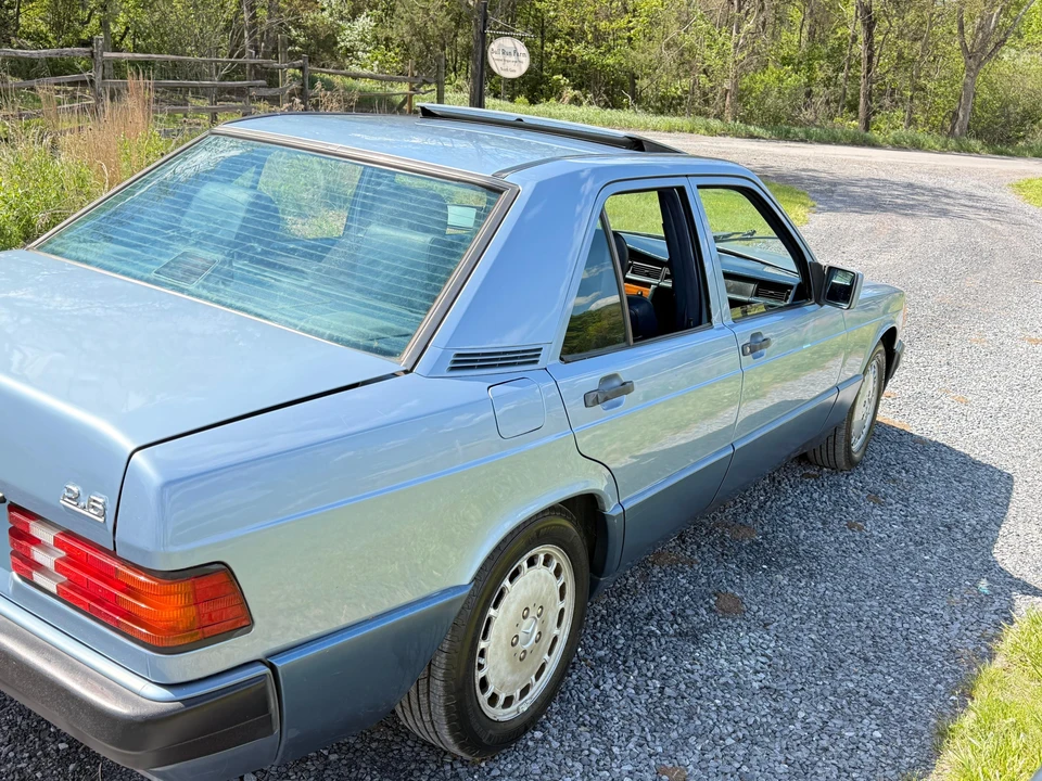 1992 Mercedes-Benz 190E - Image 30 of 31