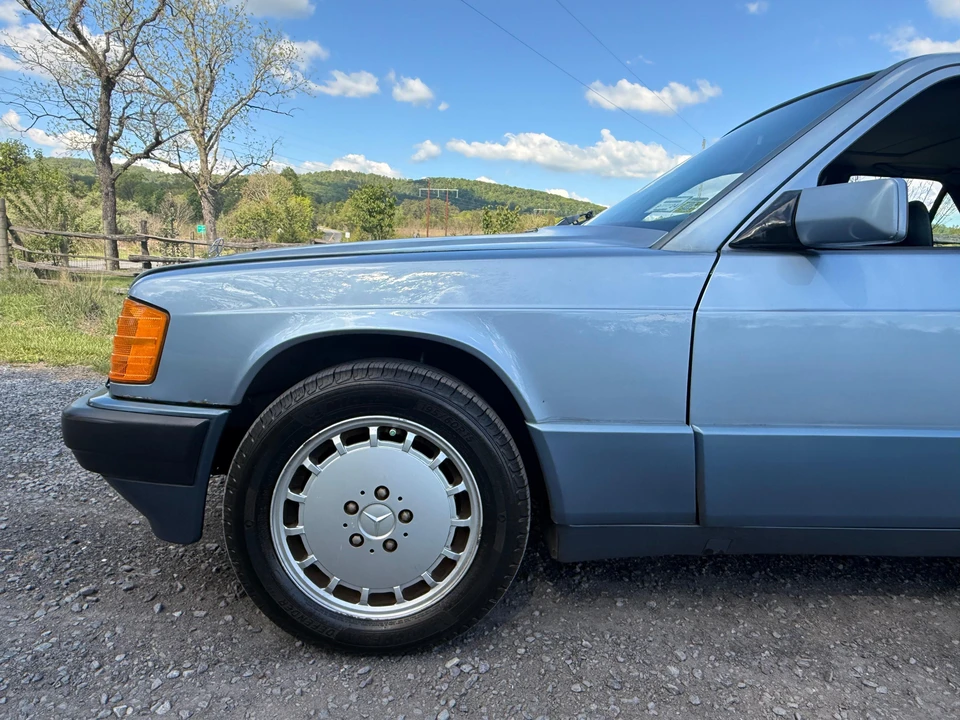 1992 Mercedes-Benz 190E - Image 21 of 31