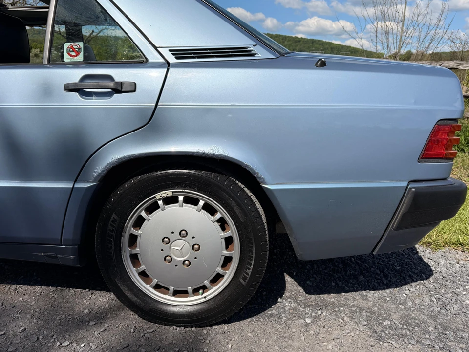 1992 Mercedes-Benz 190E - Image 22 of 31
