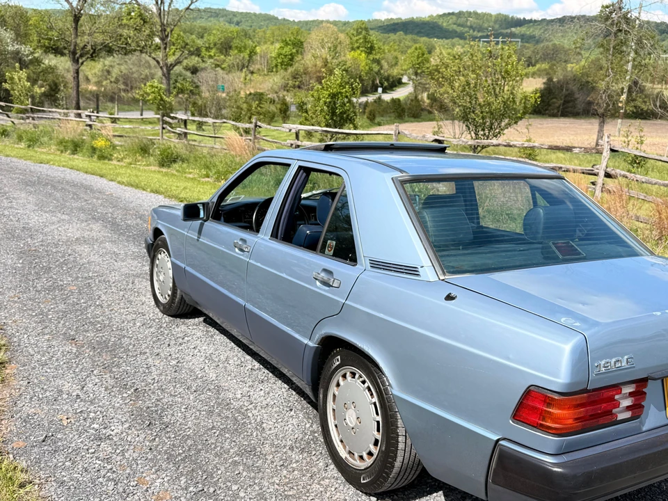 1992 Mercedes-Benz 190E - Image 24 of 31