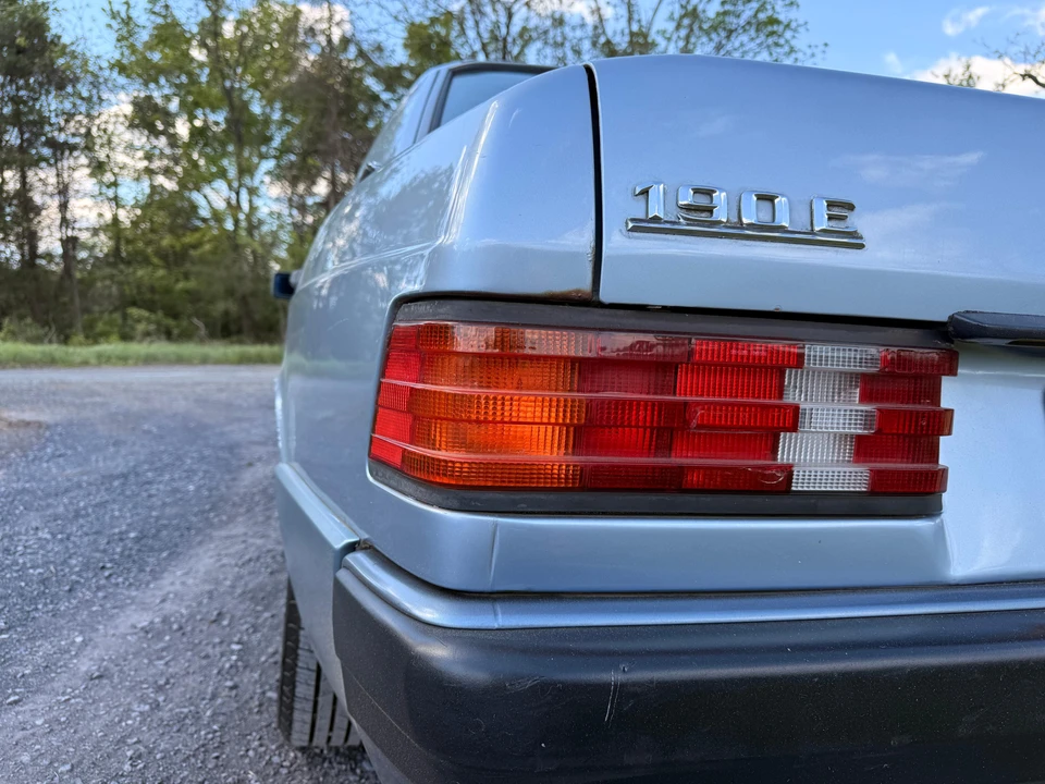 1992 Mercedes-Benz 190E - Image 25 of 31