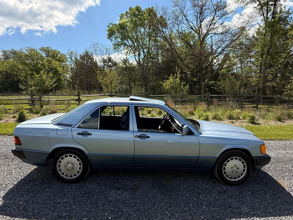 1992 Mercedes-Benz 190E - Image 11 of 31