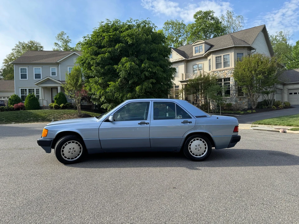 1992 Mercedes-Benz 190E - Image 8 of 31