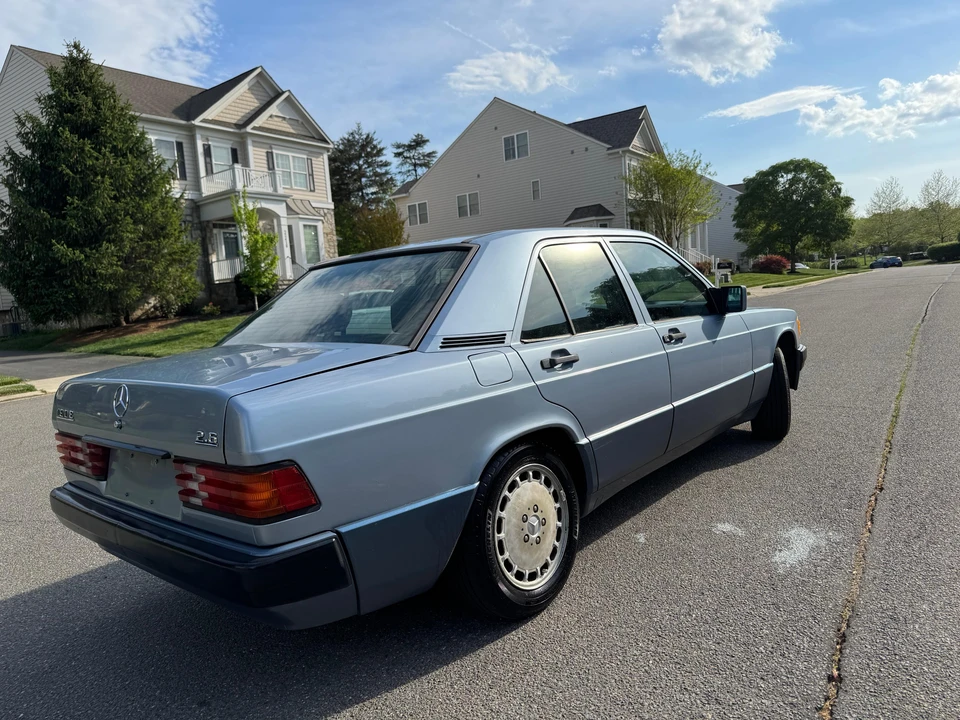 1992 Mercedes-Benz 190E - Image 10 of 31