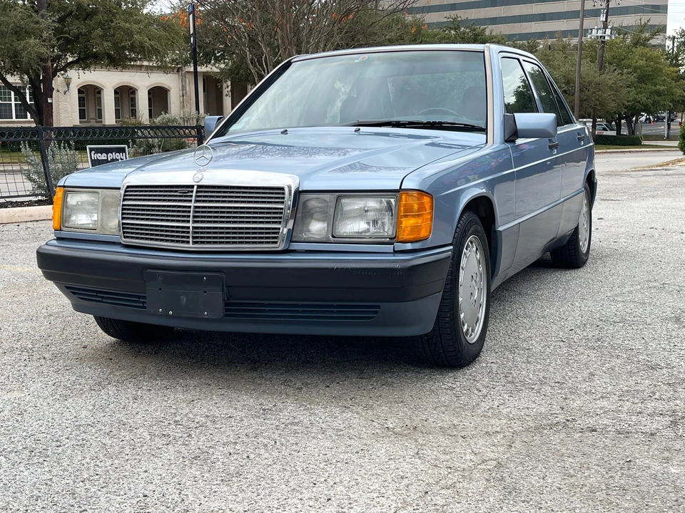 1992 Mercedes-Benz 190E - Image 2 of 31